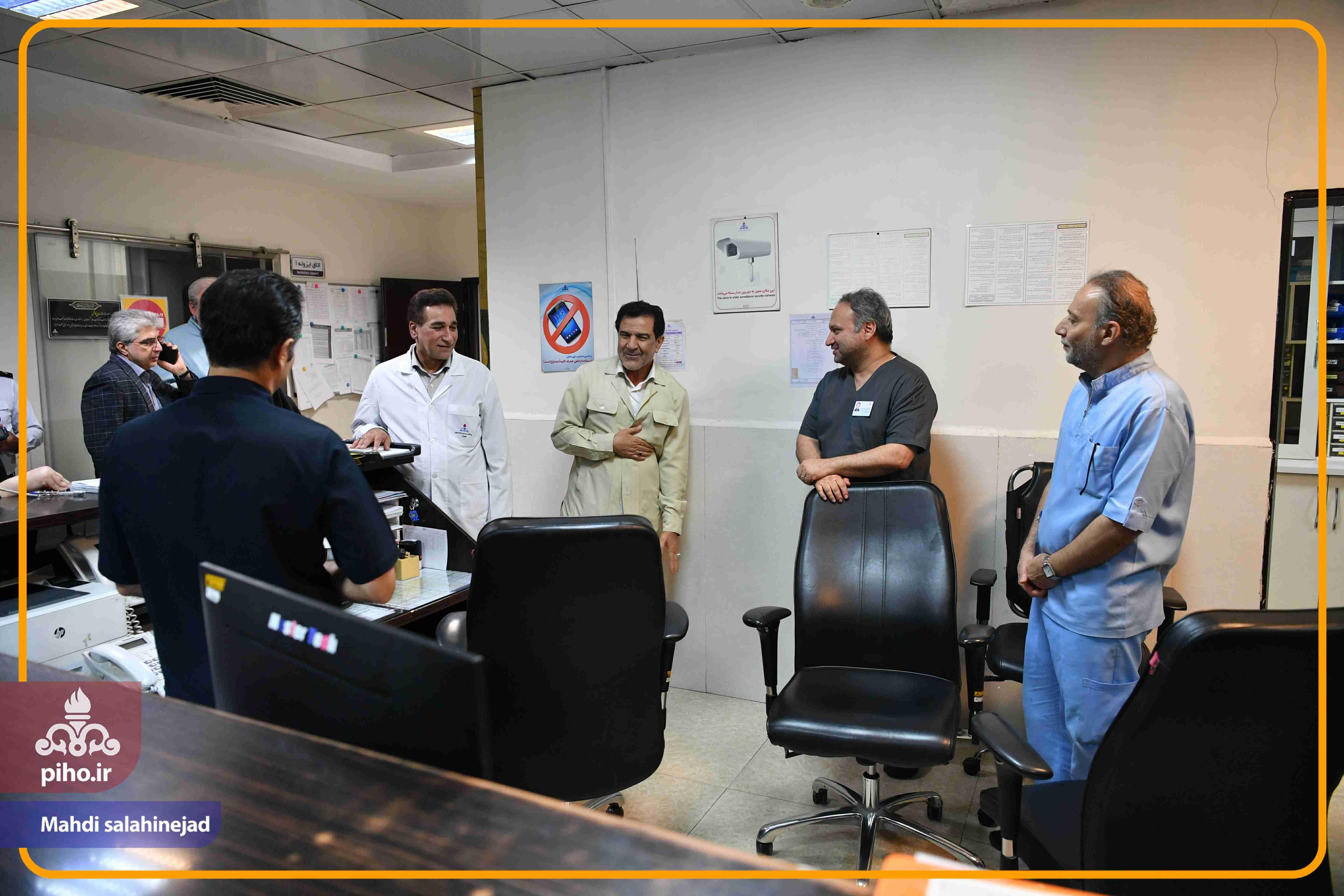 بازدید دکتر شجاع بیمارستان تهران 81